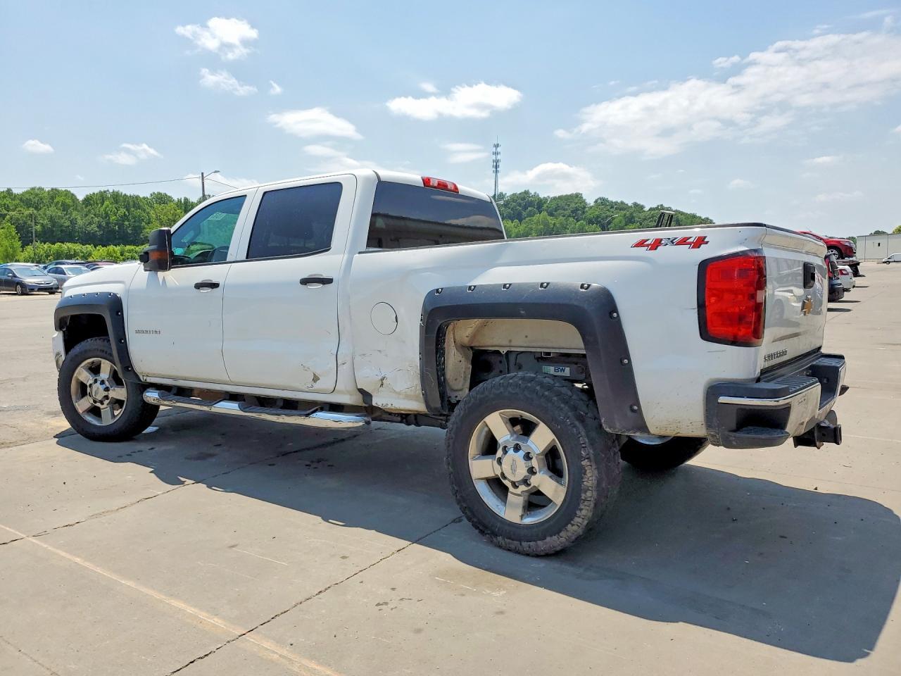 2019 Chevrolet Silverado K2500 Heavy Duty - Фото 2