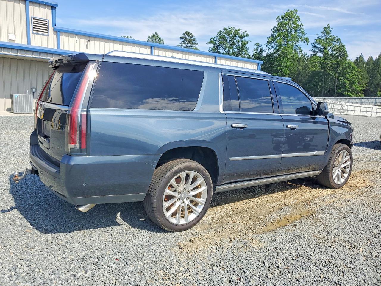 2019 Cadillac Escalade Esv Premium Luxury - Image 3