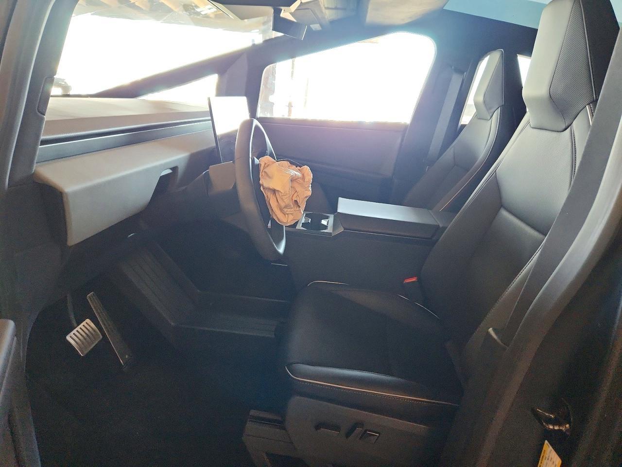 2024 Tesla Cybertruck - Image 7
