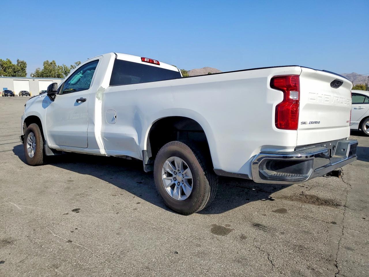 2022 Chevrolet Silverado C1500 - Фото 2