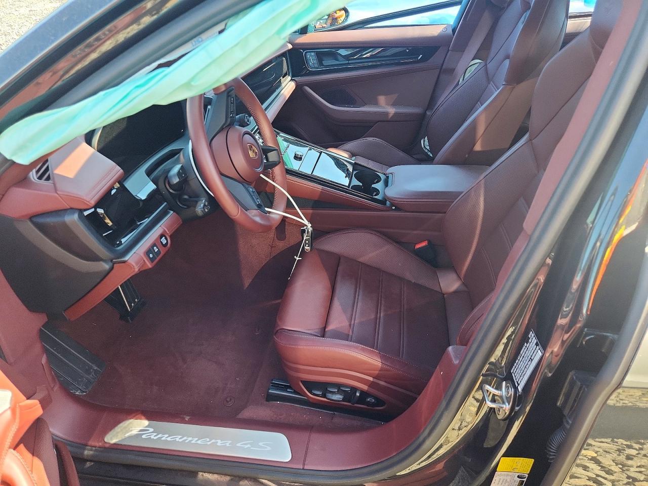 2025 Porsche Panamera 4S E-Hybrid - Image 7
