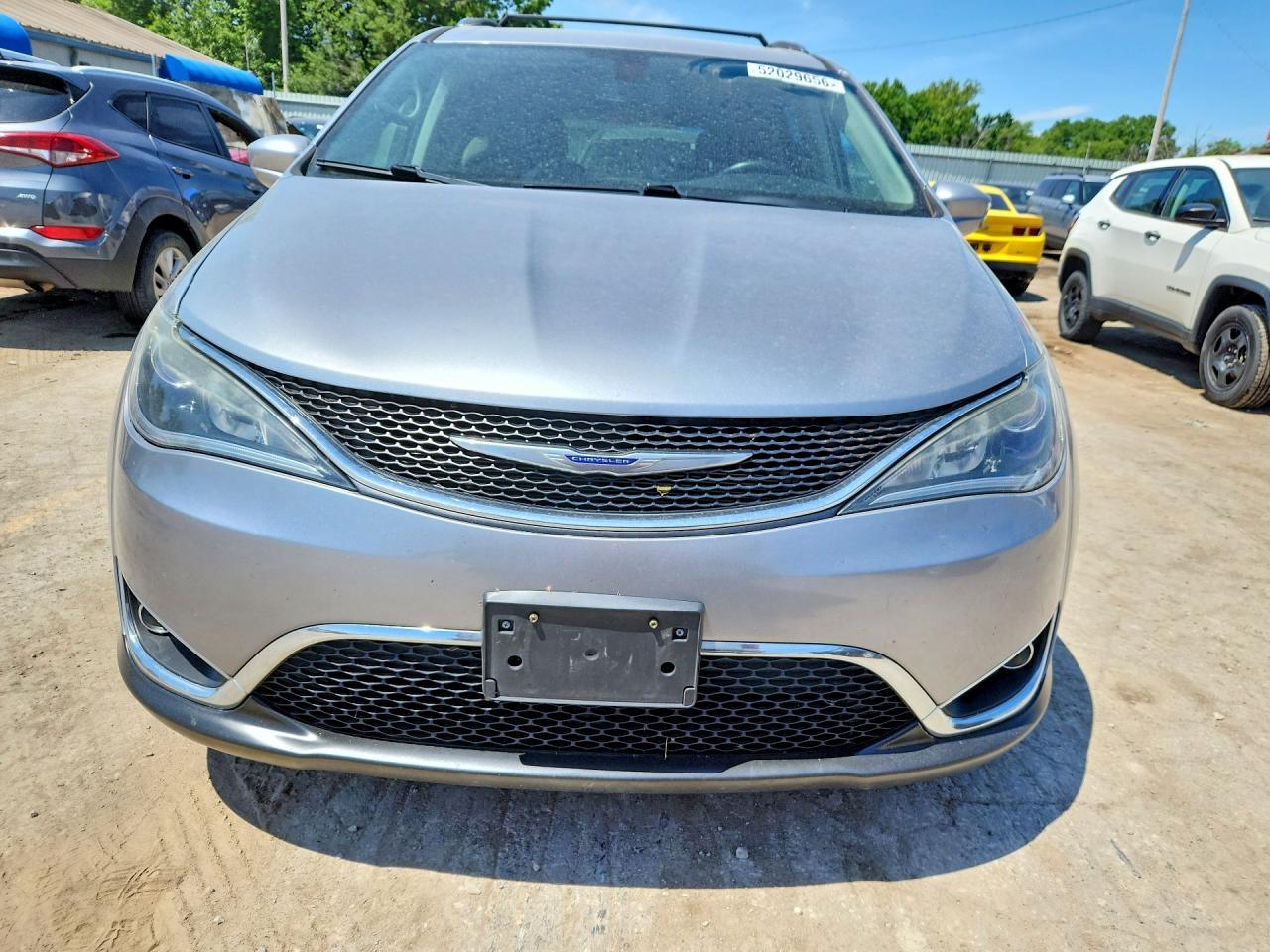 2020 Chrysler Pacifica Touring L - Фото 5