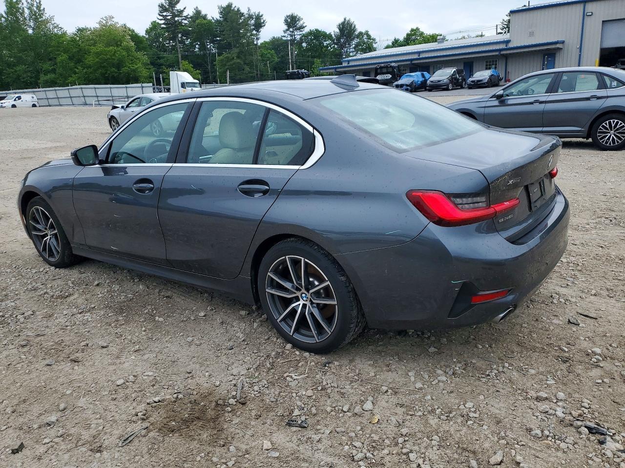 2020 BMW 330Xi - Image 2