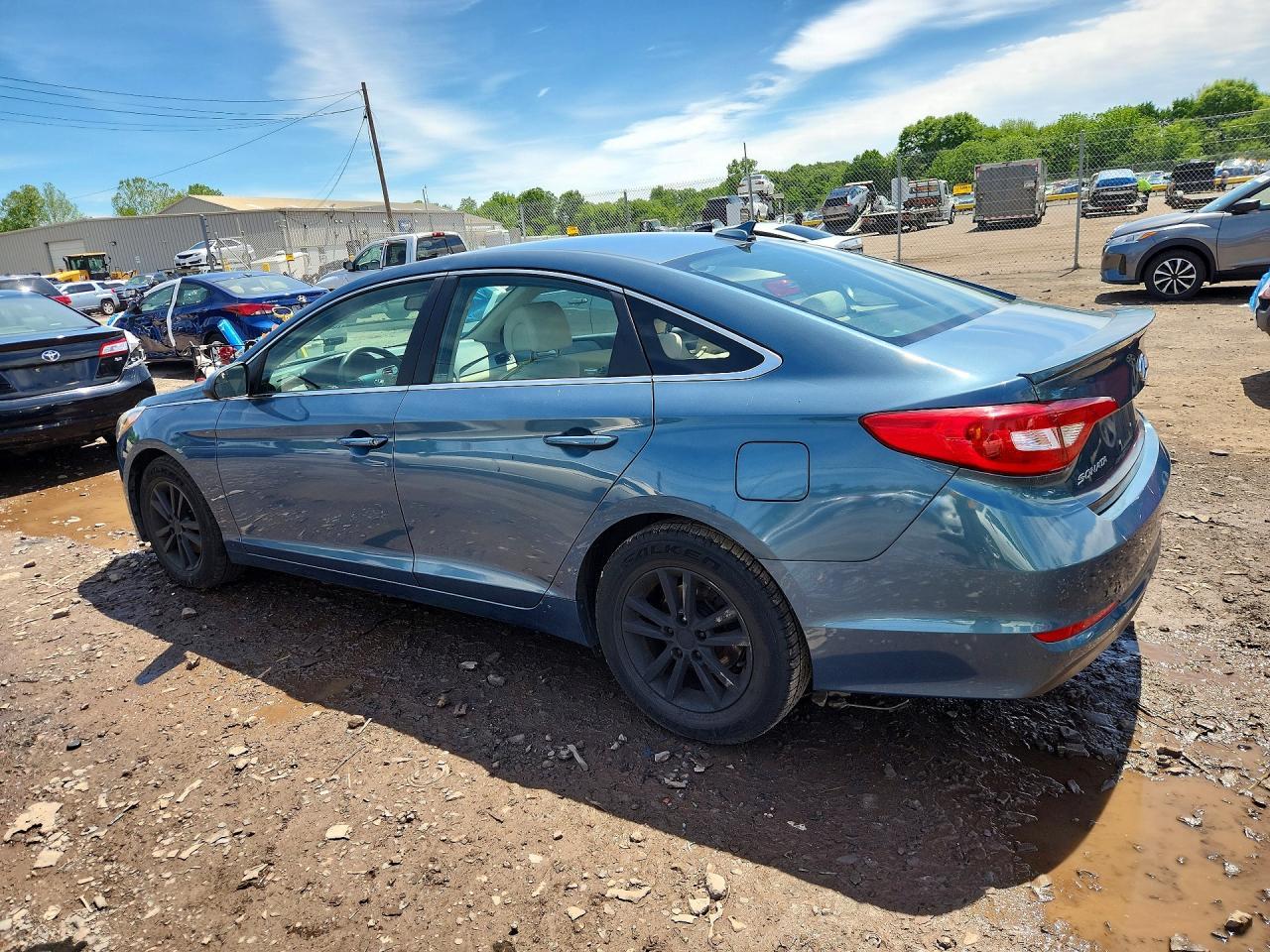 2017 Hyundai Sonata Se - Image 2