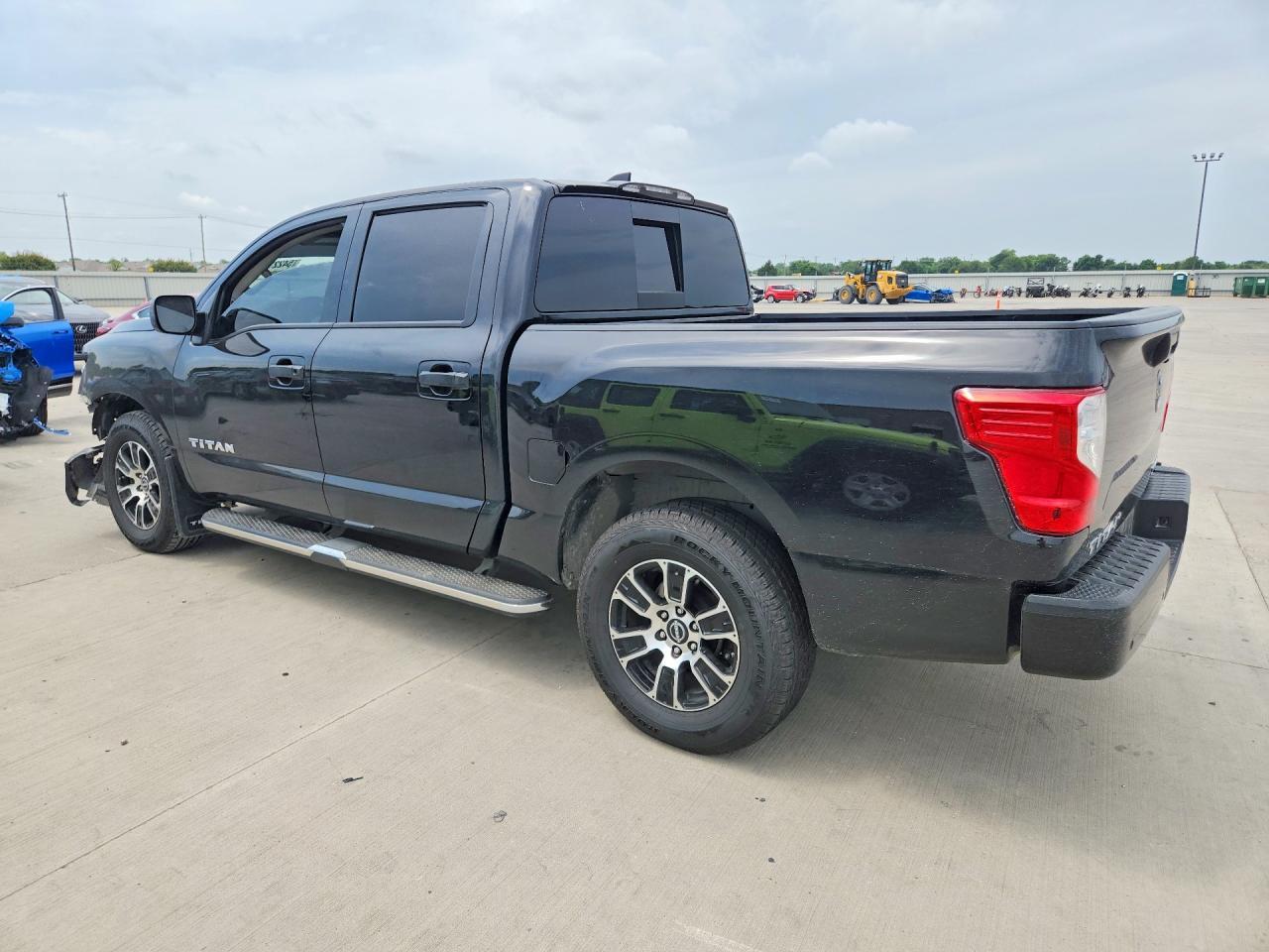 2023 Nissan Titan S - Image 2