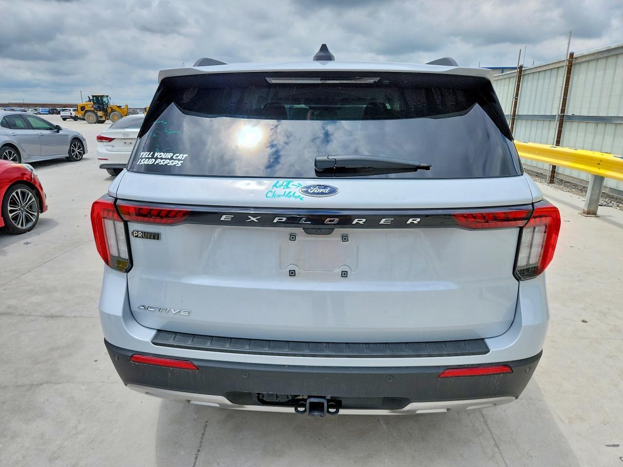 2025 Ford Explorer Active - Image 6