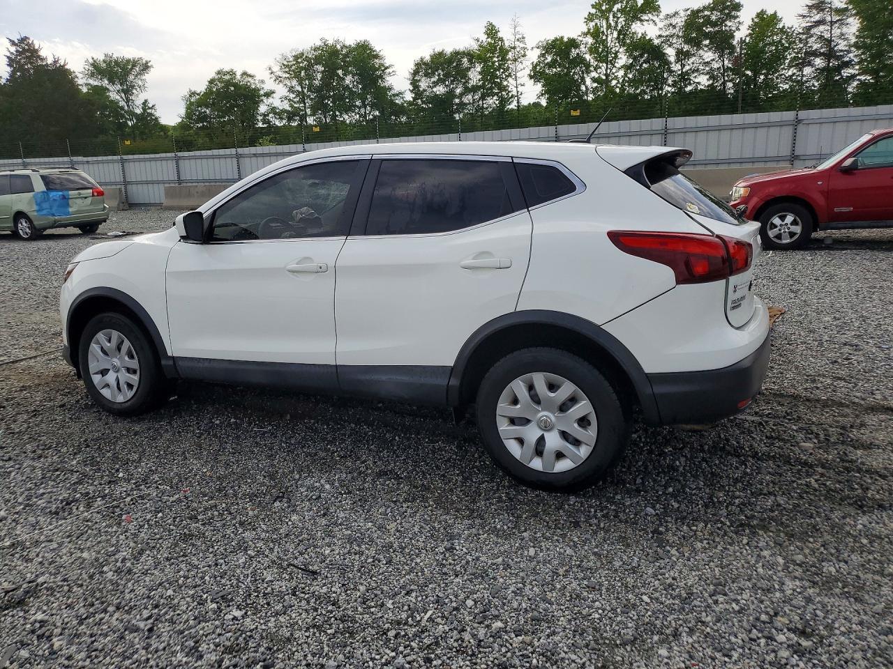 2019 Nissan Rogue Sport S - Image 2