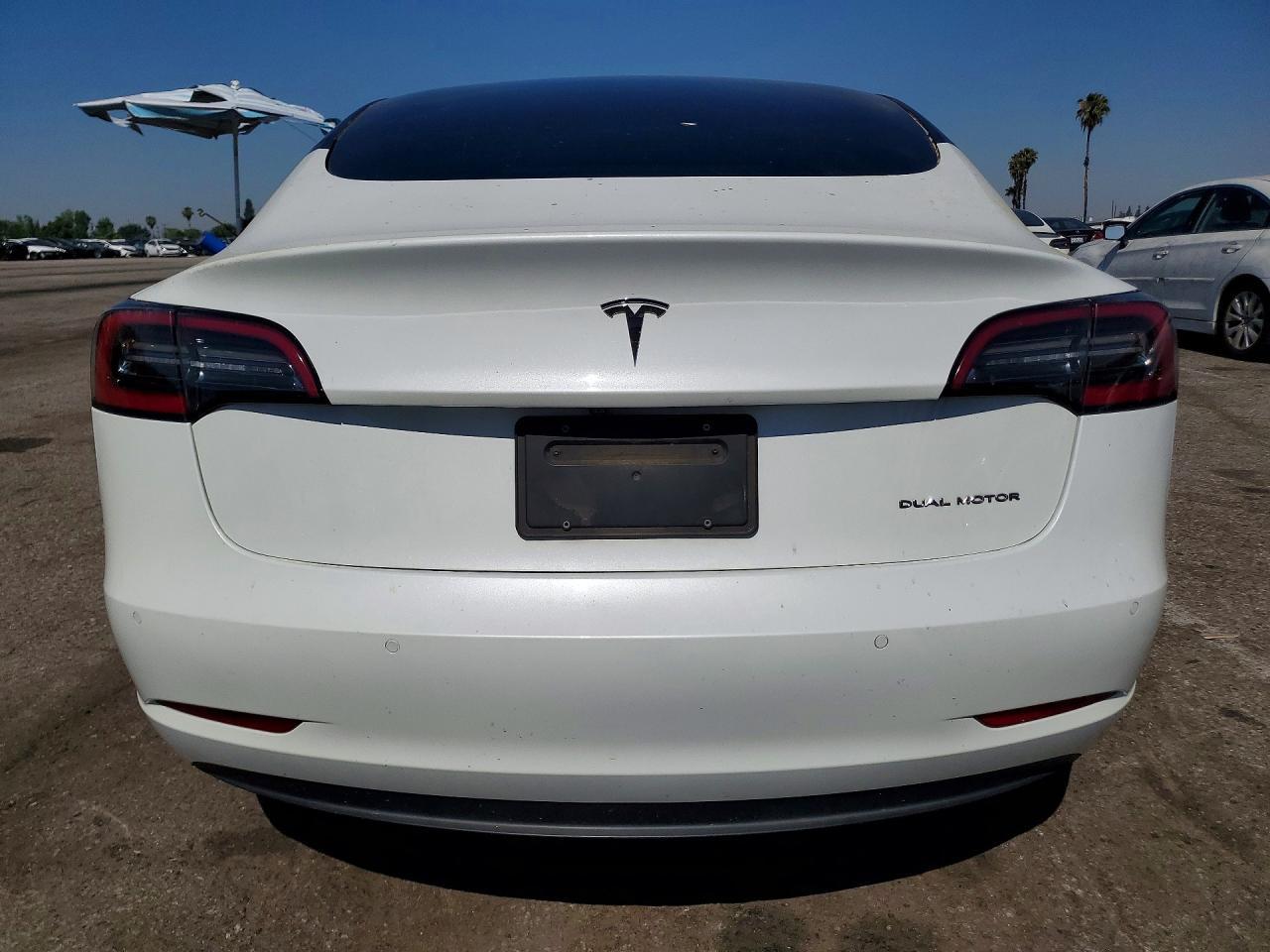 2022 Tesla Model 3 - Фото 6