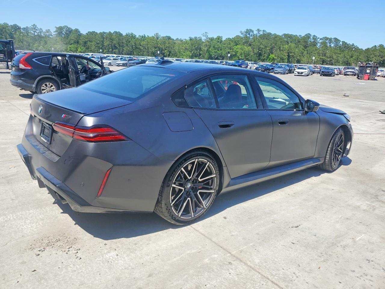 2026 BMW M5 - Фото 3