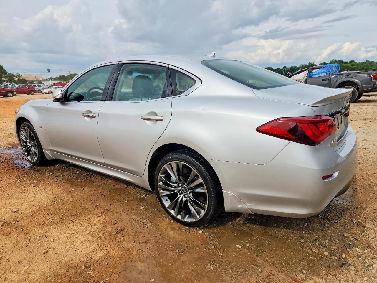 2019 Infiniti Q70 3.7 Luxe - Фото 2
