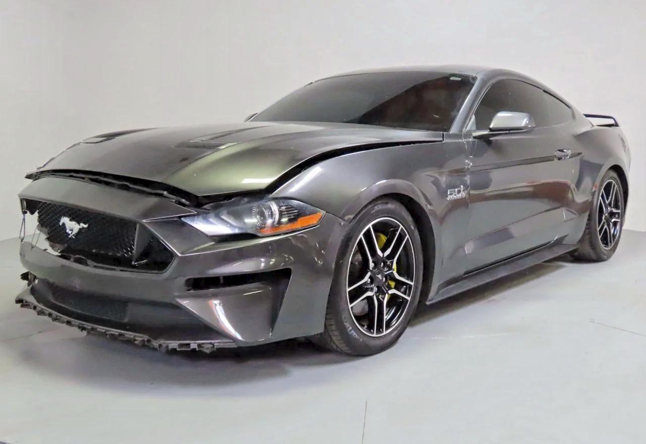 2020 Ford Mustang Gt - Фото 2