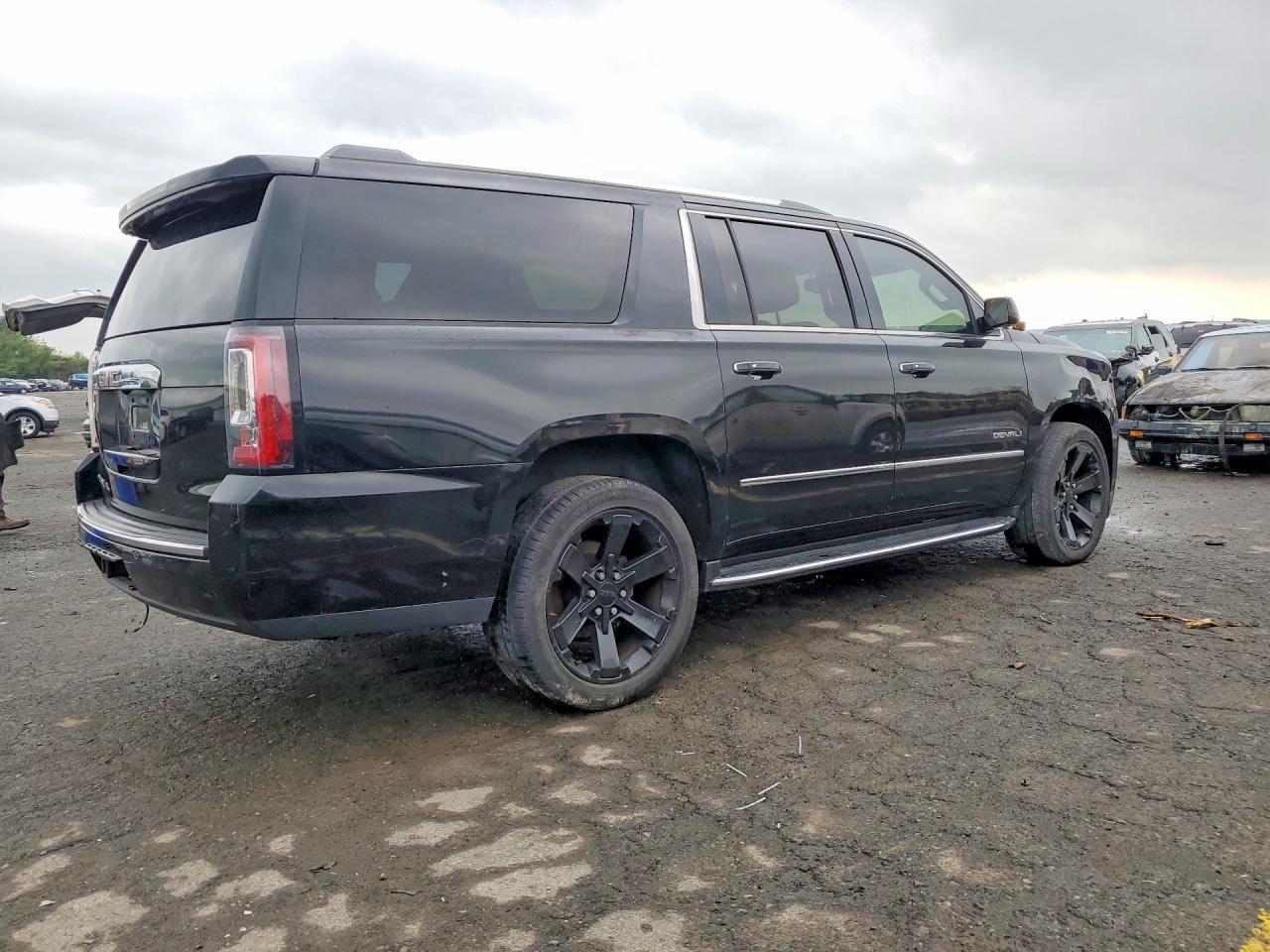 2016 GMC Yukon Xl Denali - Фото 3
