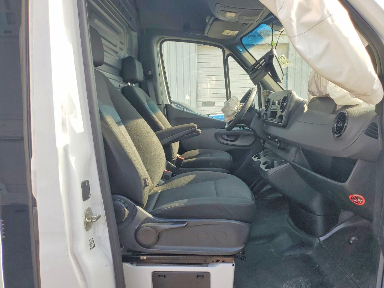 2023 Mercedes-Benz Sprinter 2500 - Фото 5
