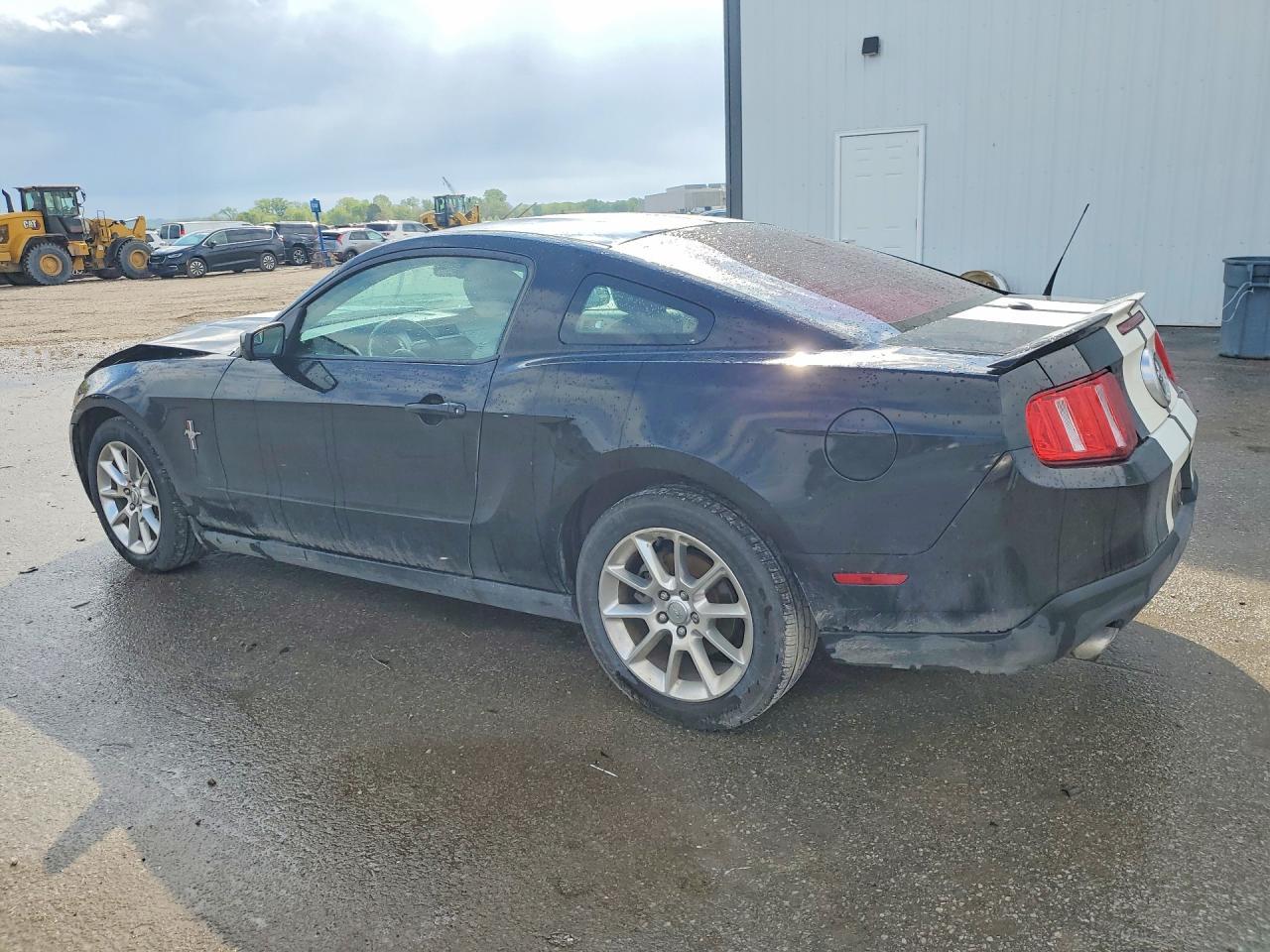 2011 Ford Mustang - Image 2