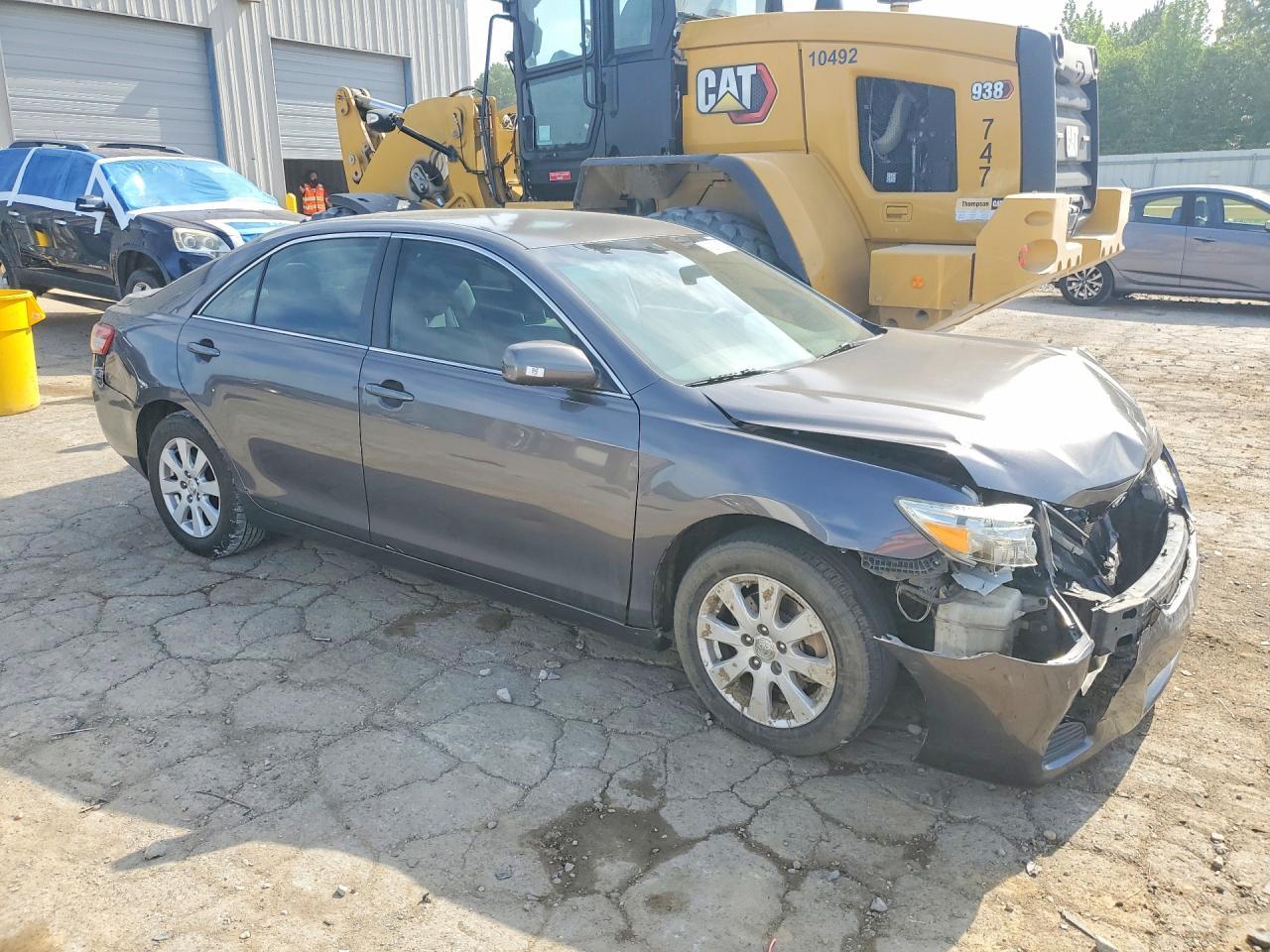 2011 Toyota Camry Le - Фото 4