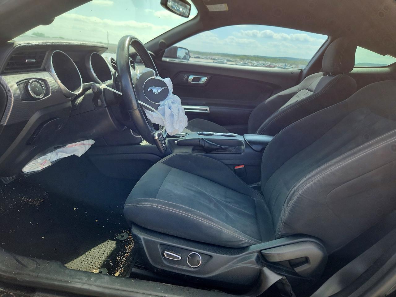 2019 Ford Mustang - Image 7