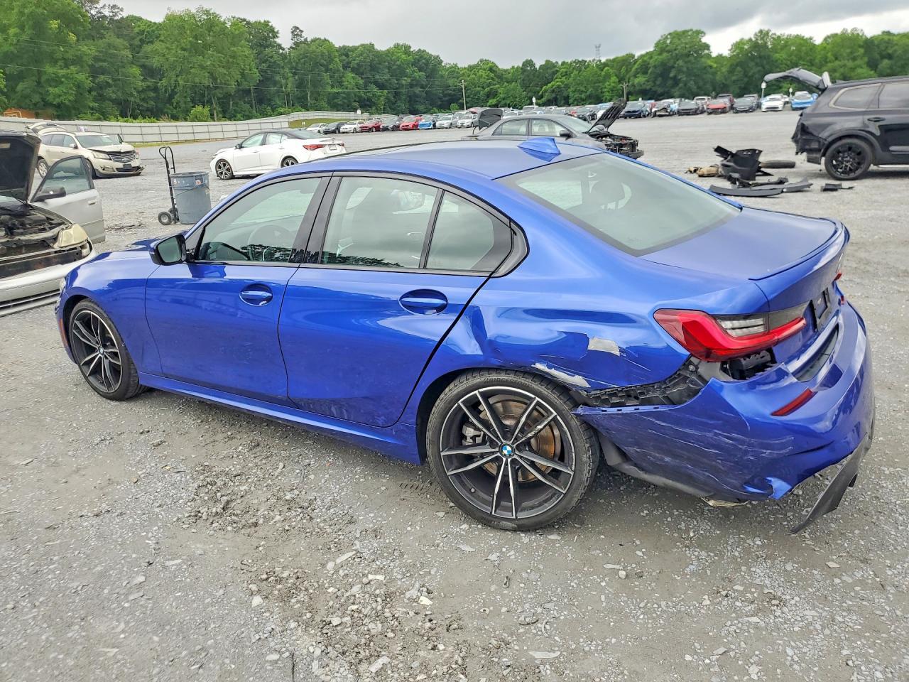 2022 BMW 330I - Фото 2