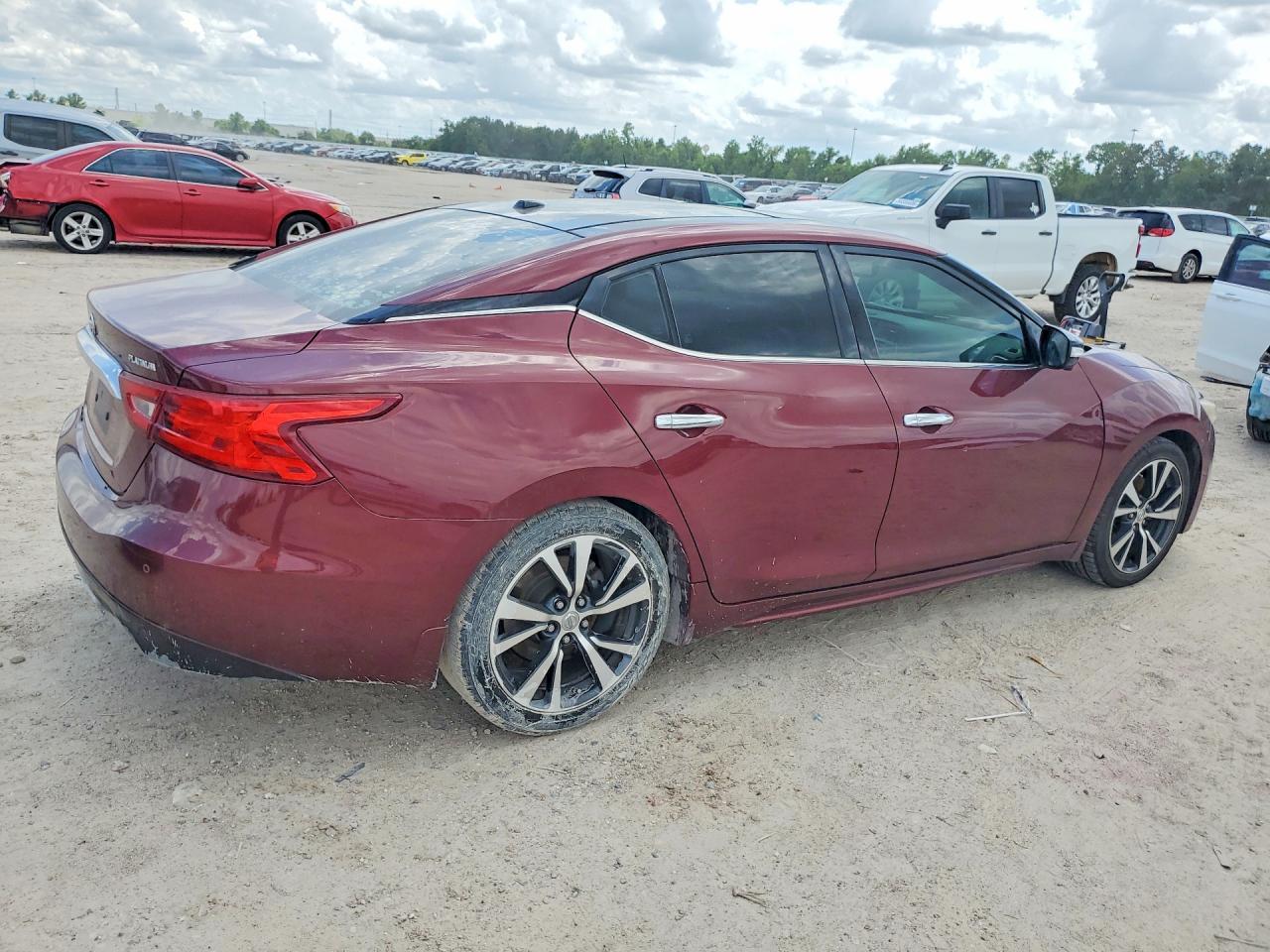 2017 Nissan Maxima Platinum - Image 3