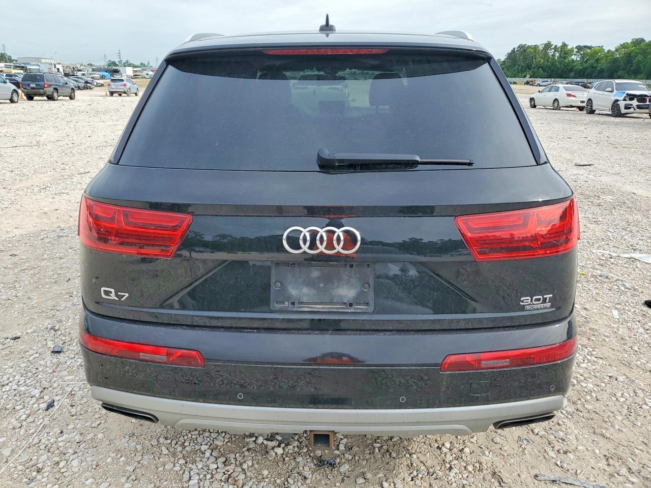 2017 Audi Q7 Premium Plus - Image 6