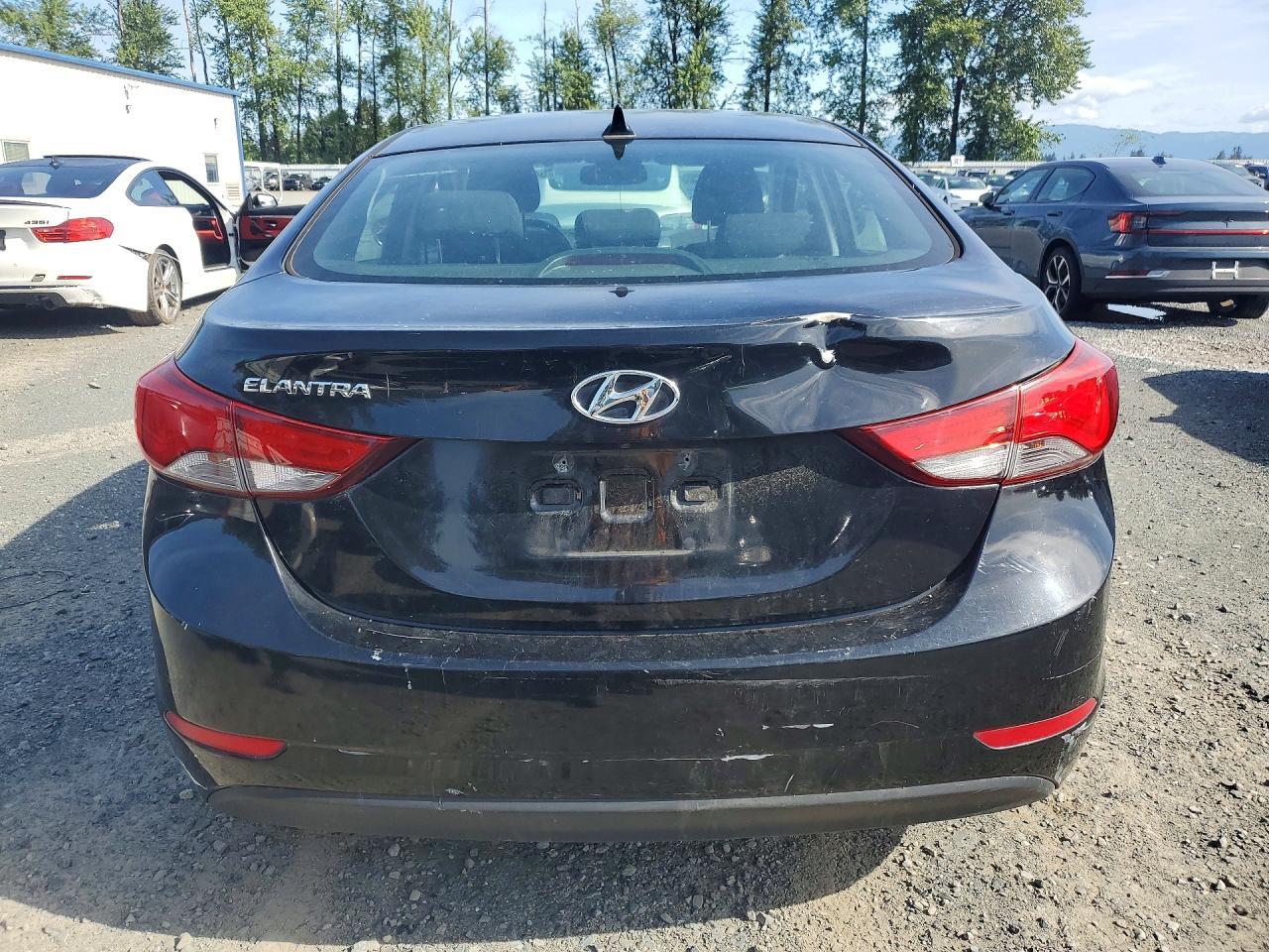2015 Hyundai Elantra - Фото 6