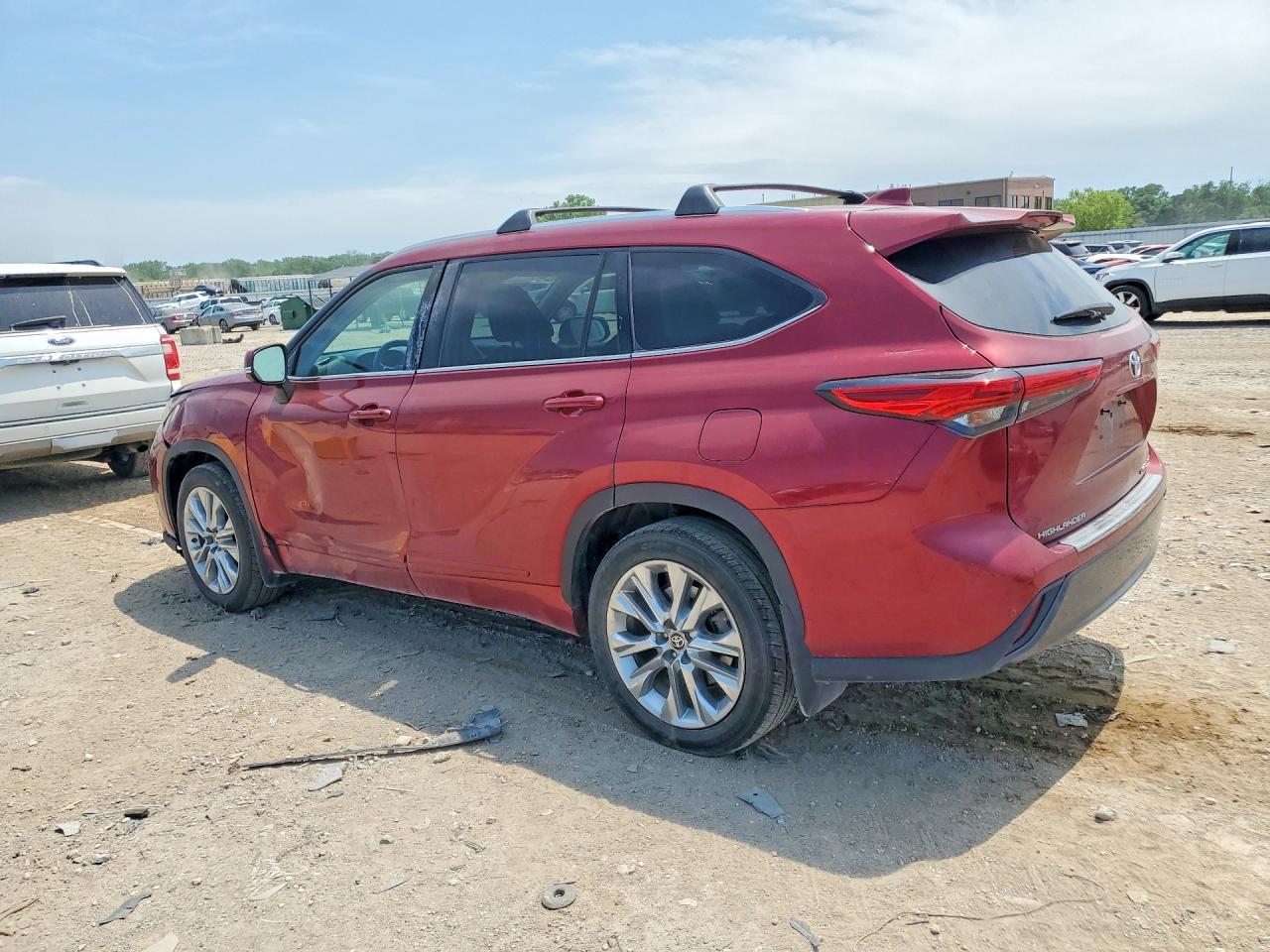 2021 Toyota Highlander Limited - Image 2