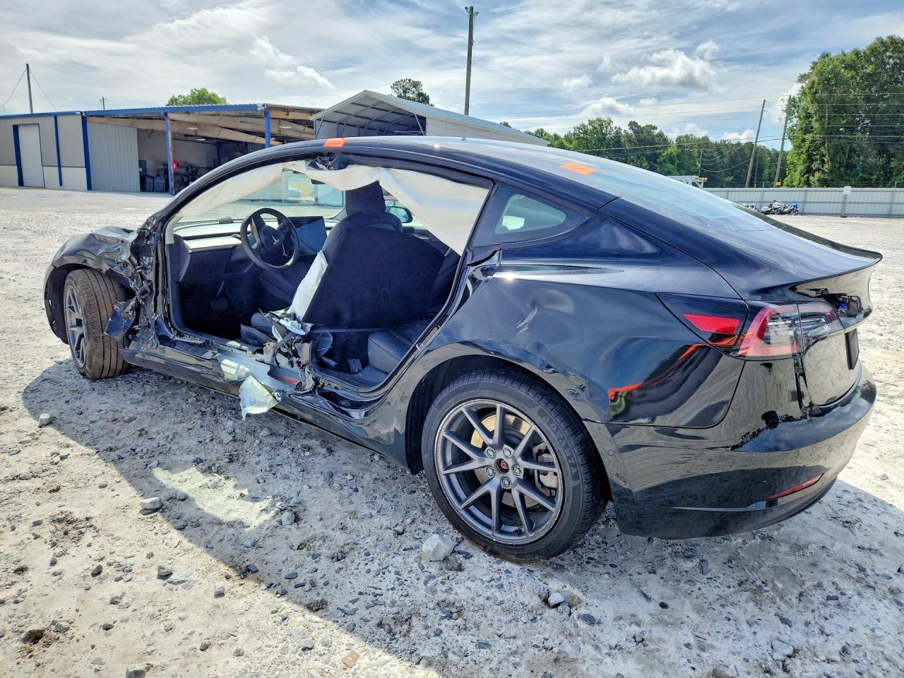 2022 Tesla Model 3 - Фото 2