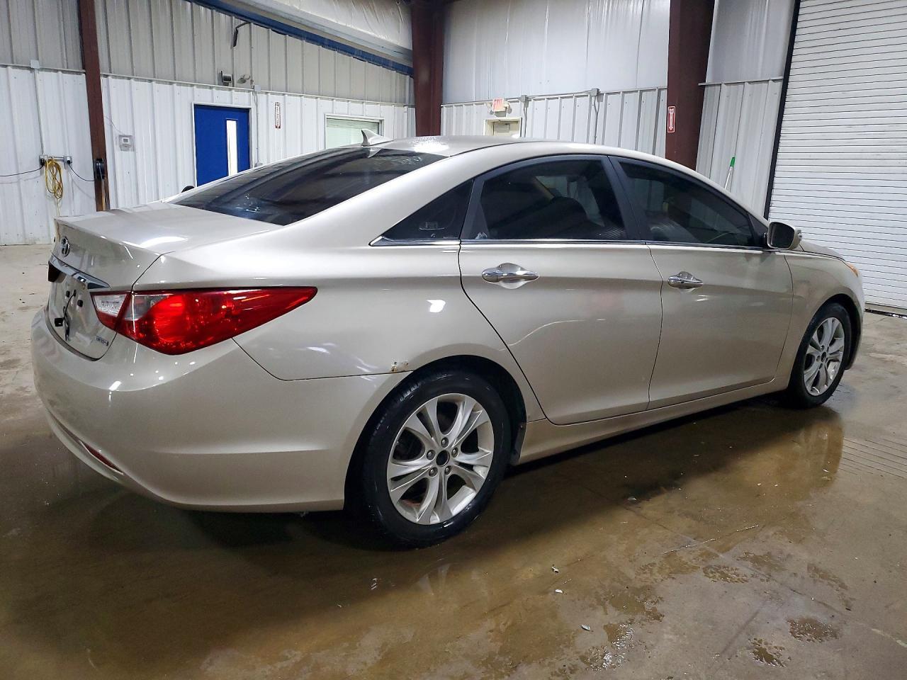 2011 Hyundai Sonata Limited - Image 3
