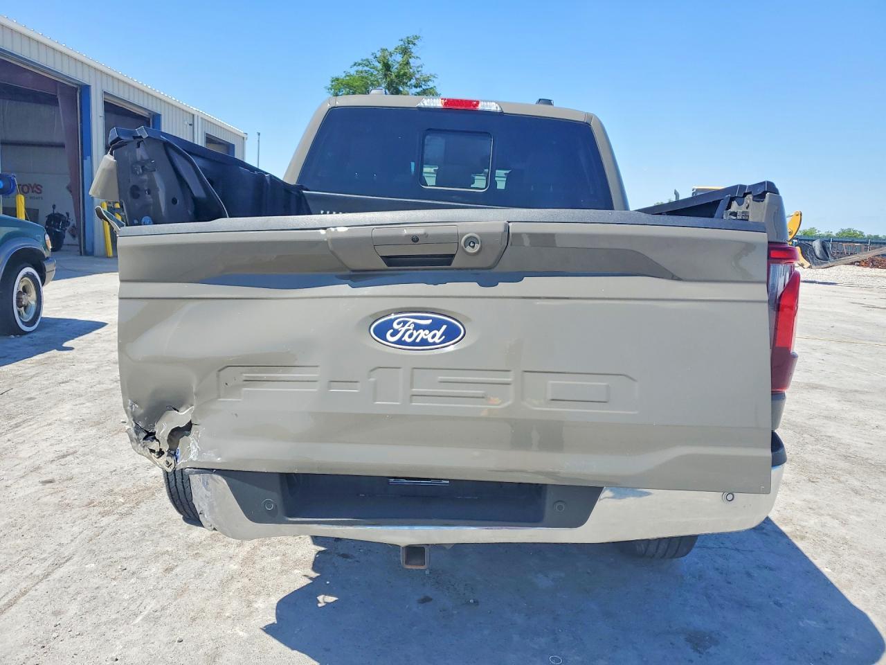 2025 Ford F150 Lariat - Фото 6