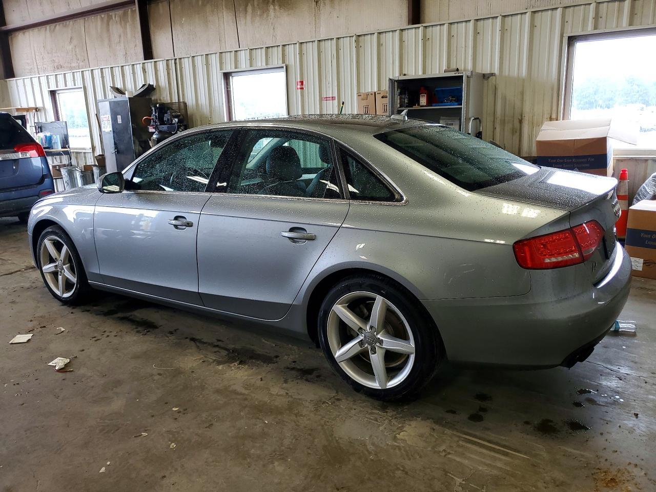 2011 Audi A4 Premium Plus - Фото 2