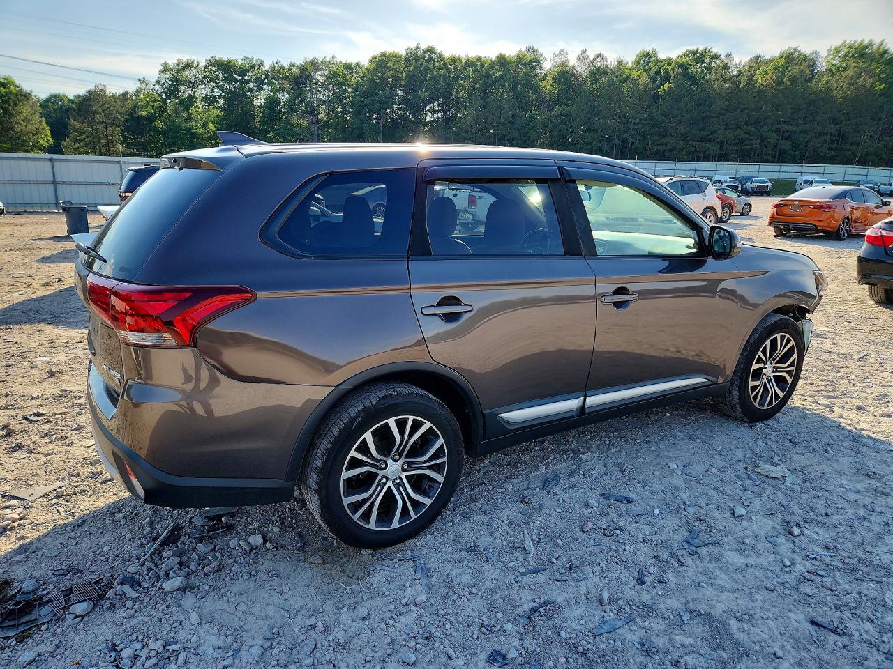 2018 Mitsubishi Outlander Se - Image 3