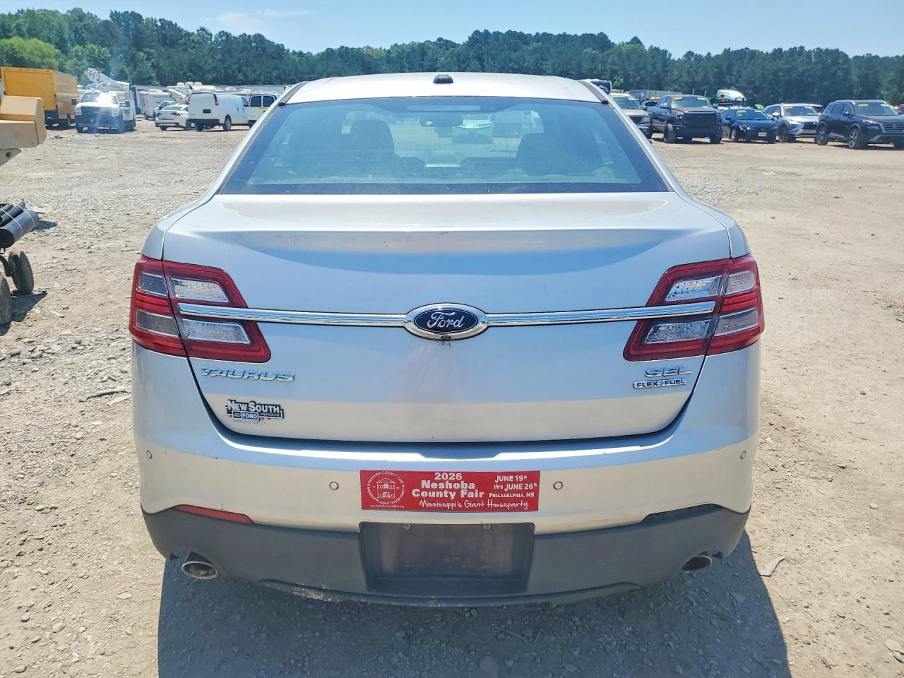 2015 Ford Taurus Sel - Фото 6