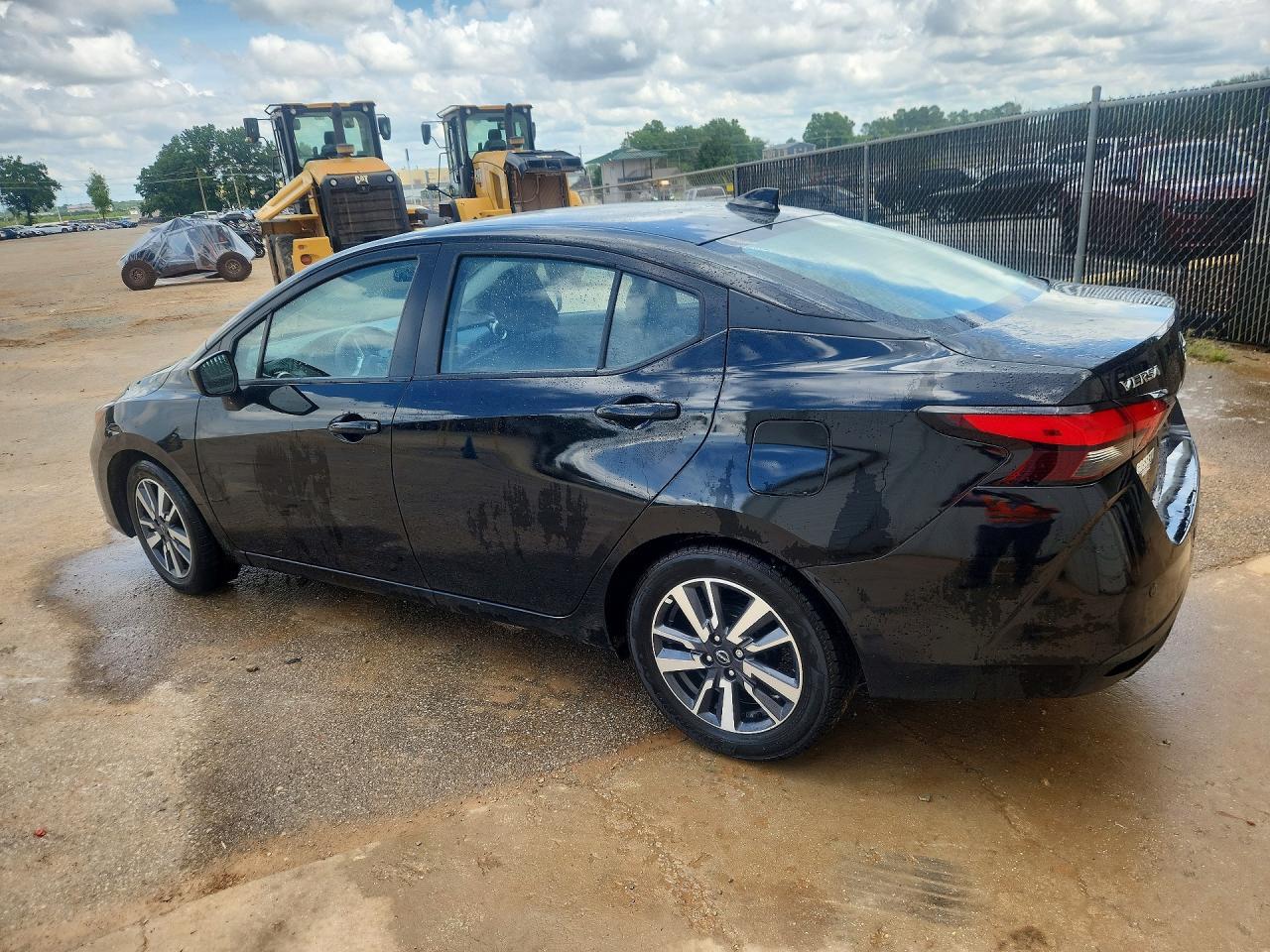 2023 Nissan Versa Sv - Image 2
