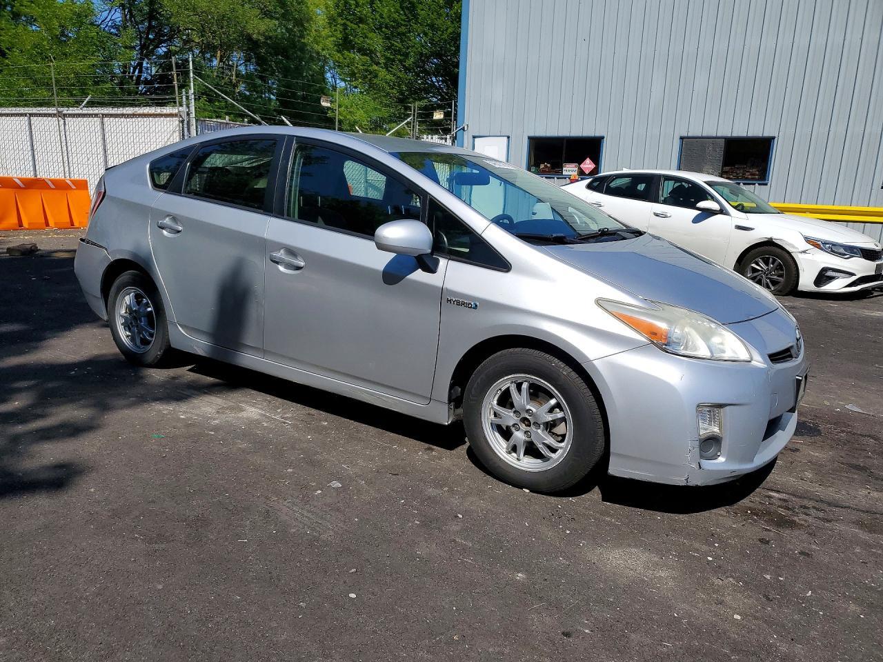 2010 Toyota Prius Iii - Фото 4