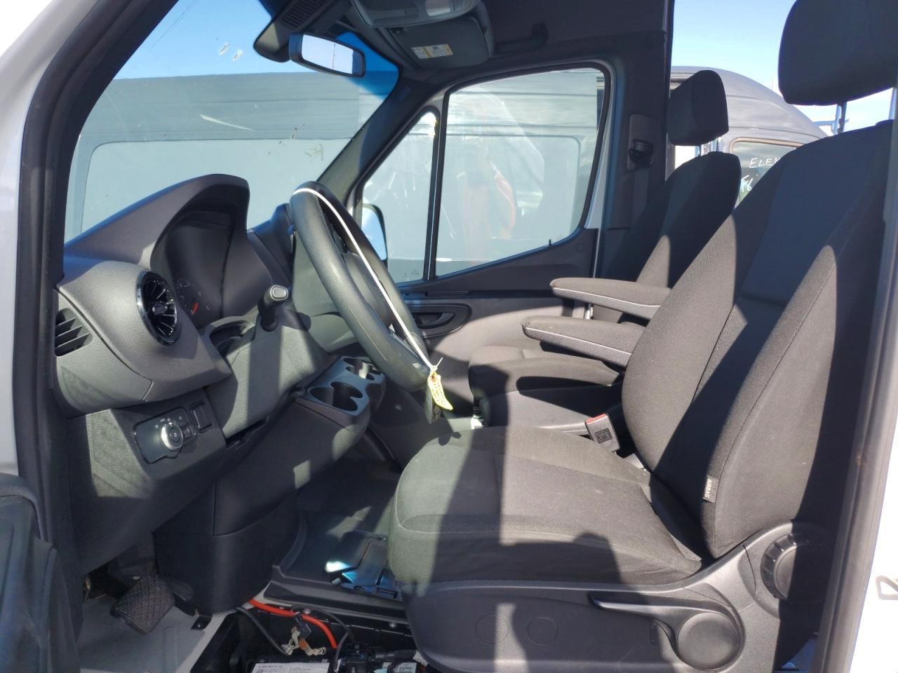 2023 Mercedes-Benz Sprinter 2500 - Фото 7