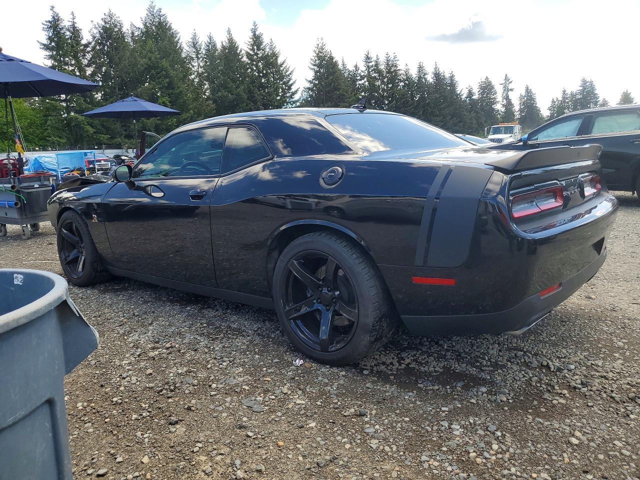 2015 Dodge Challenger R - Image 2