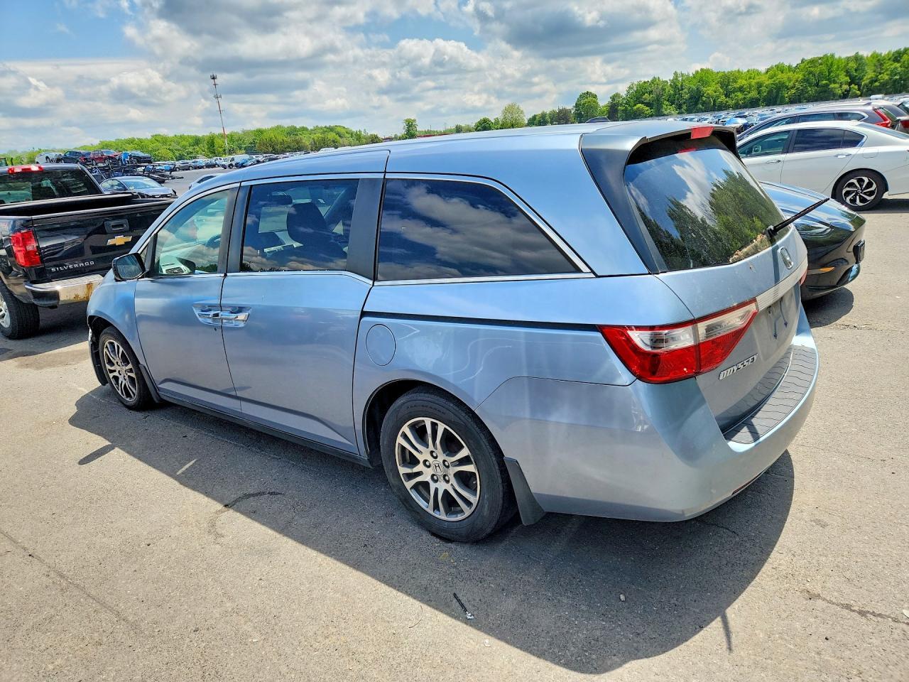 2013 Honda Odyssey Exl - Image 2
