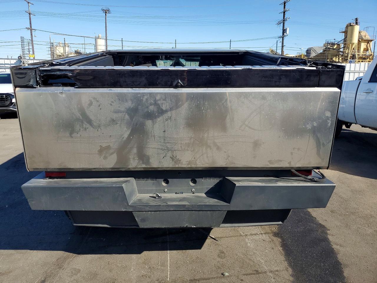 2025 Tesla Cybertruck - Фото 6