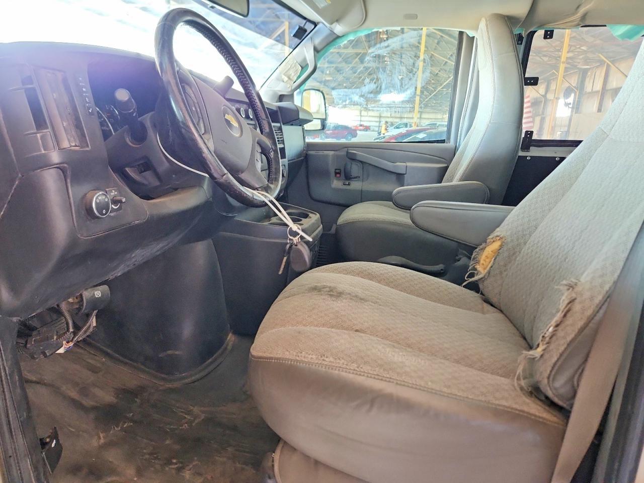2020 Chevrolet Express G3500 Ls 6.0L V8 Passenger - Image 5