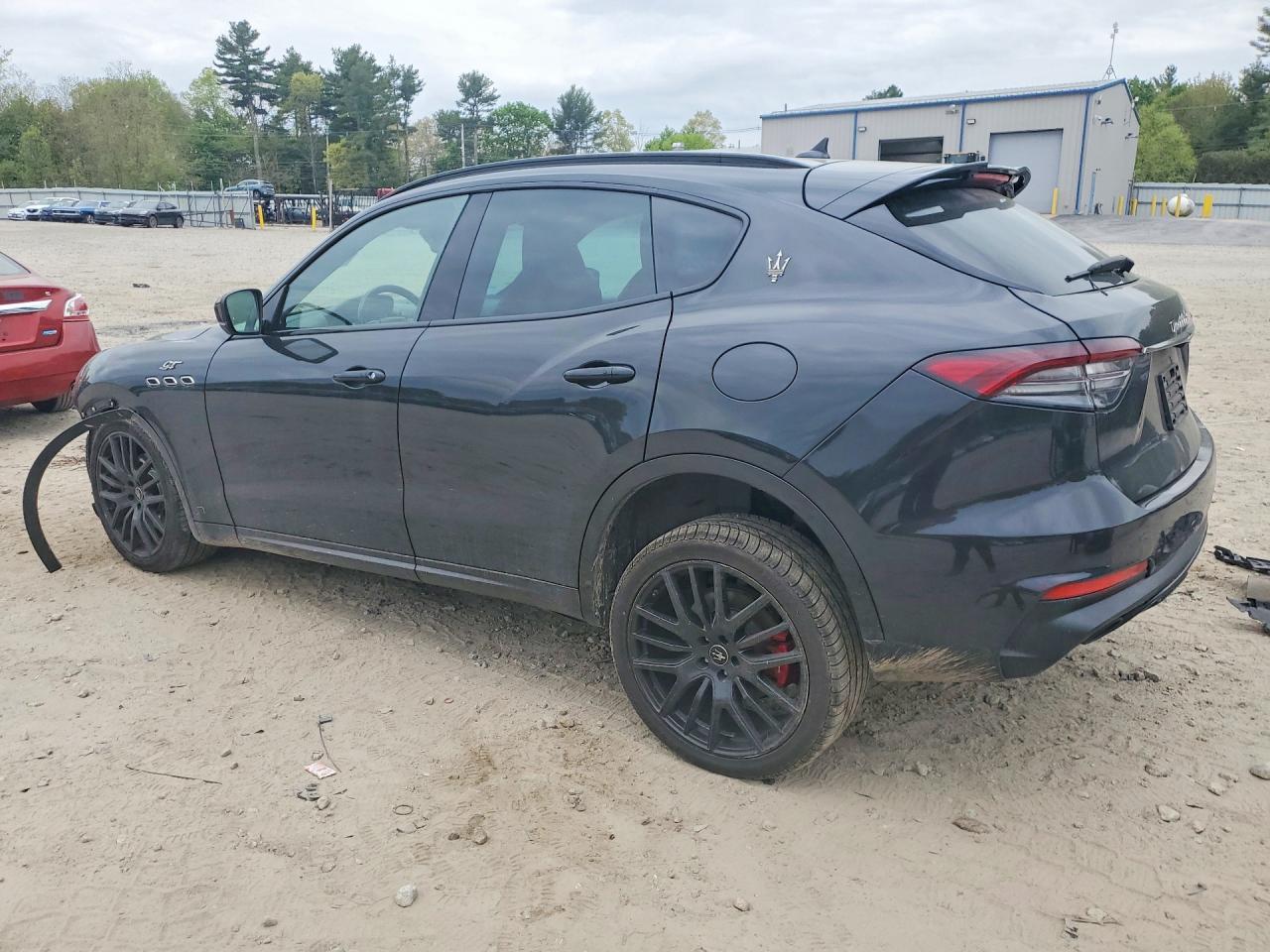 2022 Maserati Levante Base - Image 2