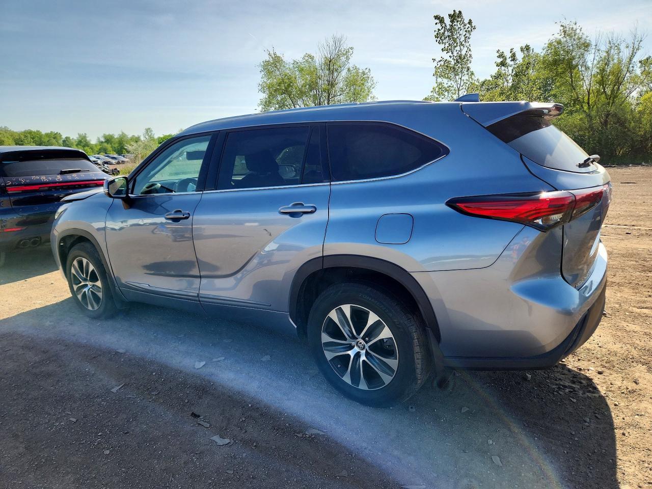 2021 Toyota Highlander Xle - Фото 2