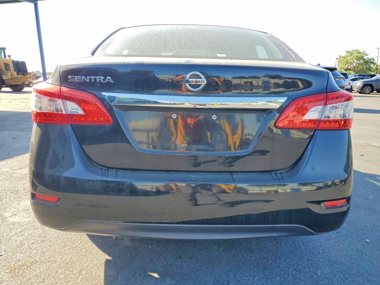 2015 Nissan Sentra S - Image 6