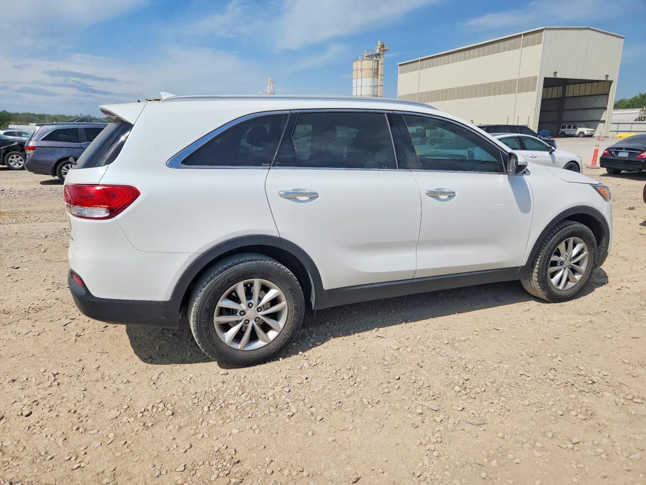 2016 Kia Sorento Lx - Image 3