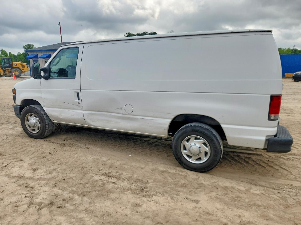 2014 Ford Econoline E250 Van - Фото 2