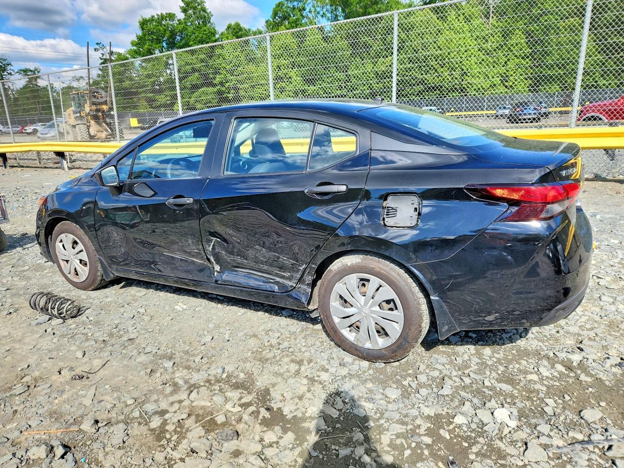 2020 Nissan Versa S - Фото 2