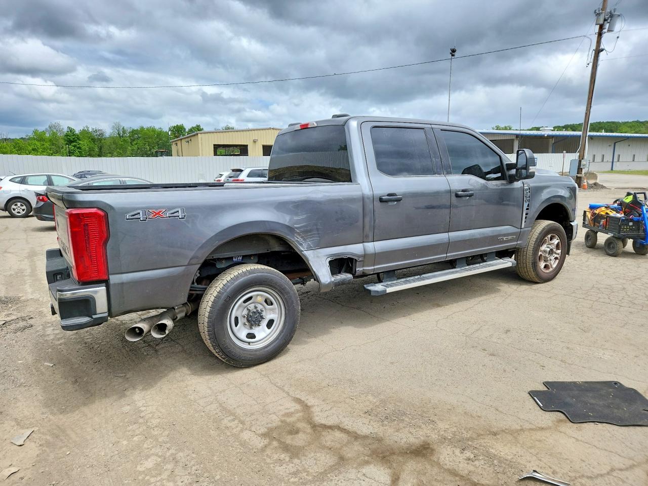 2025 Ford F250 Super Duty - Фото 3