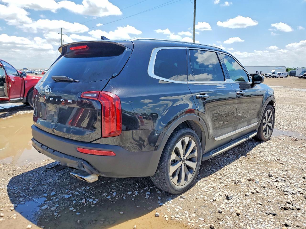 2021 Kia Telluride S - Фото 3