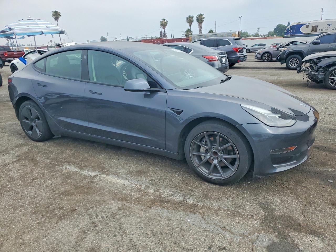 2023 Tesla Model 3 - Фото 4