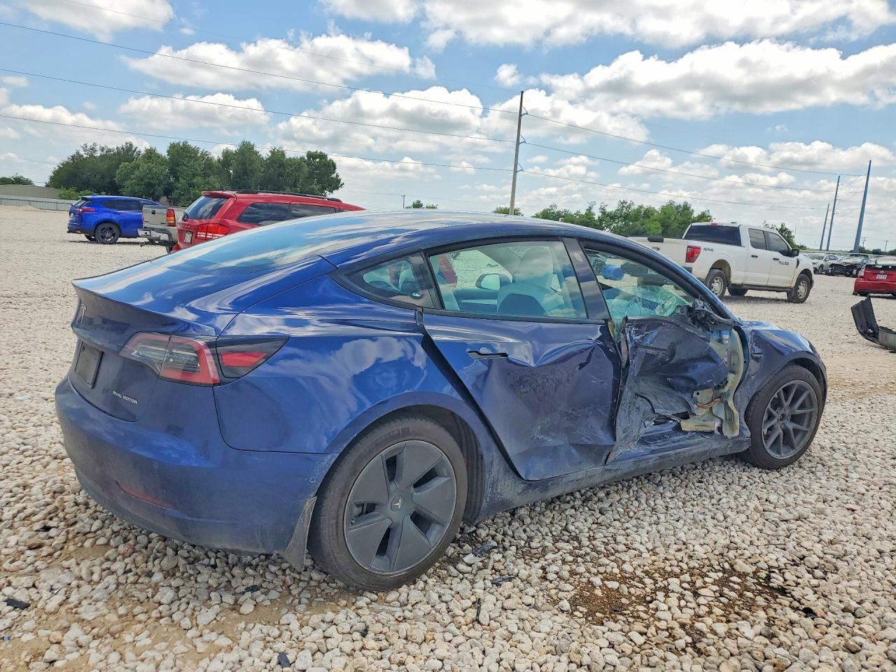 2021 Tesla Model 3 - Фото 3