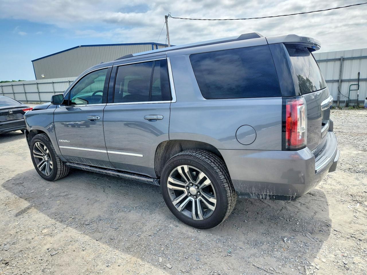 2019 GMC Yukon Denali - Image 2