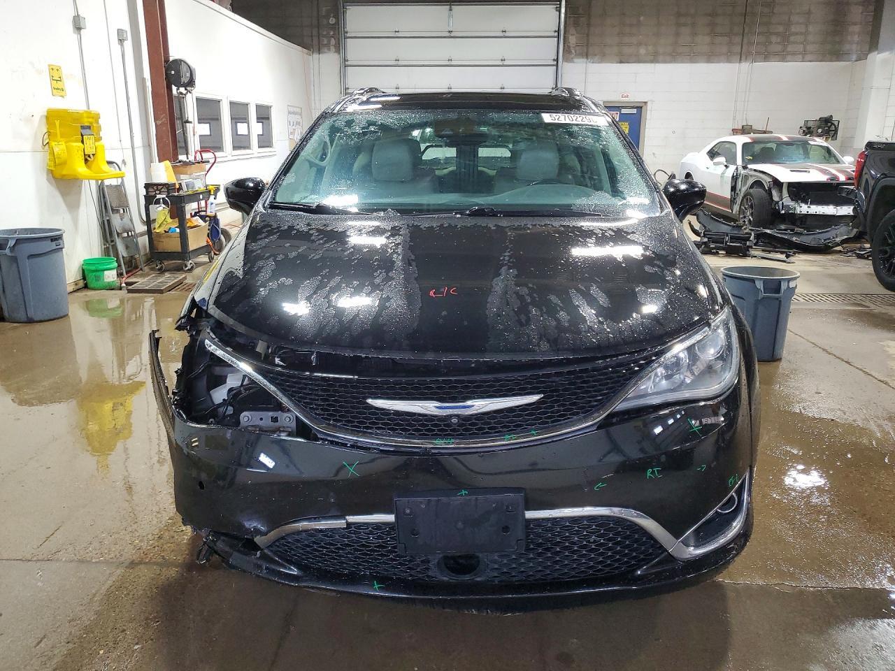 2017 Chrysler Pacifica Touring L Plus - Фото 5